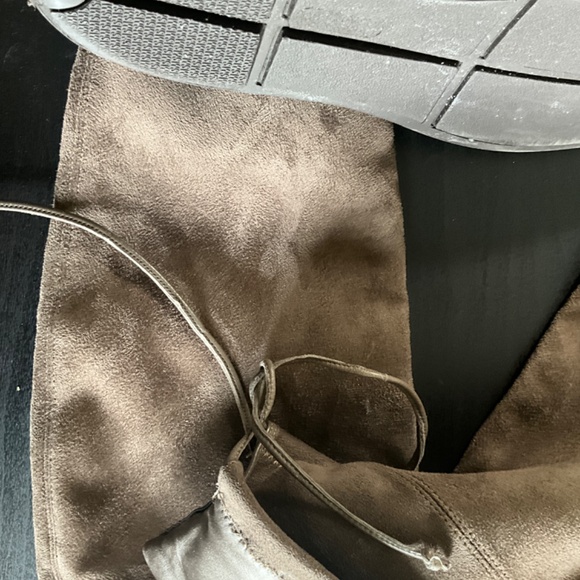 stuart weitzman  knee high suede boots  flat olive green size 7 - Picture 6 of 6